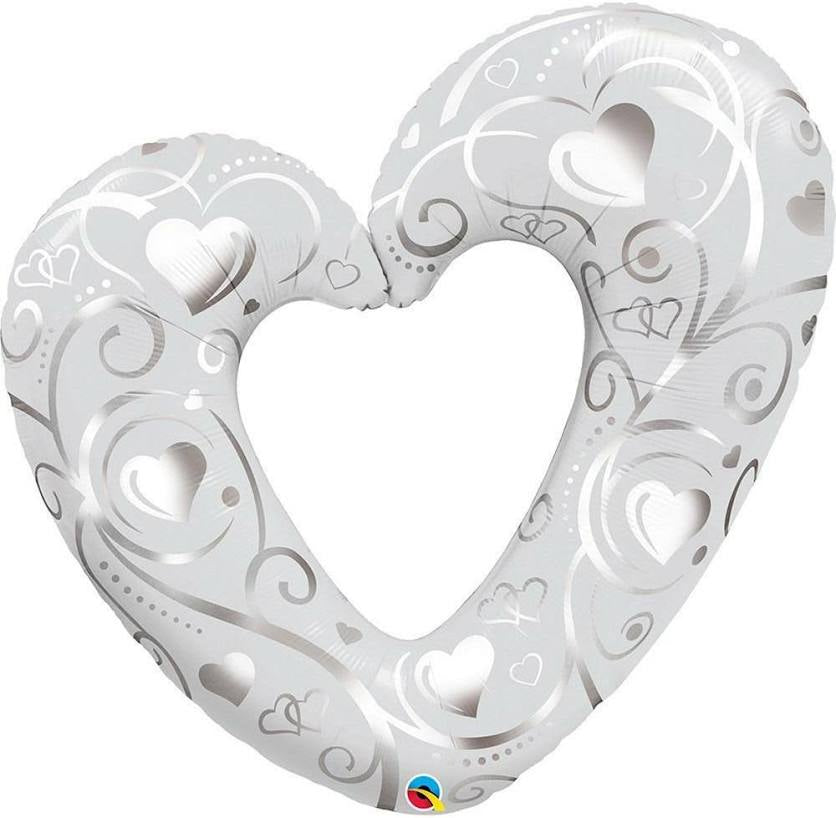 Globo metalizado blanco perla de 42" con corazones y filigrana (1 u.)